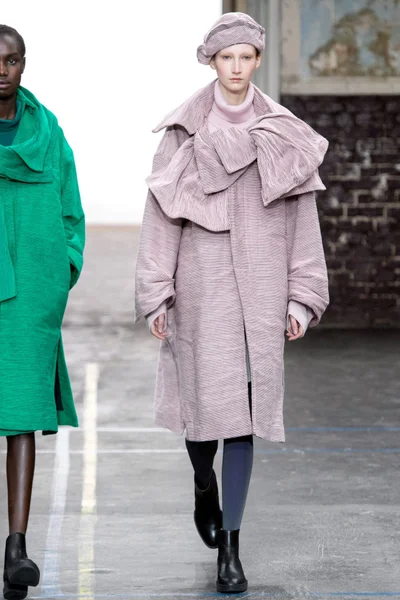 Look 4